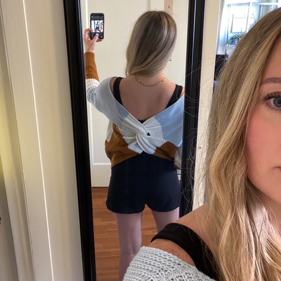 Color block sweater - Picture 3 of 6